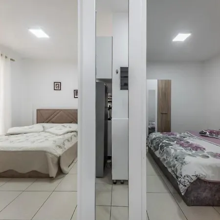 Cozy Durres, 골렘