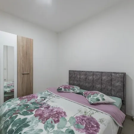 Cozy Durres, Lejlighed Golem (Tirana)